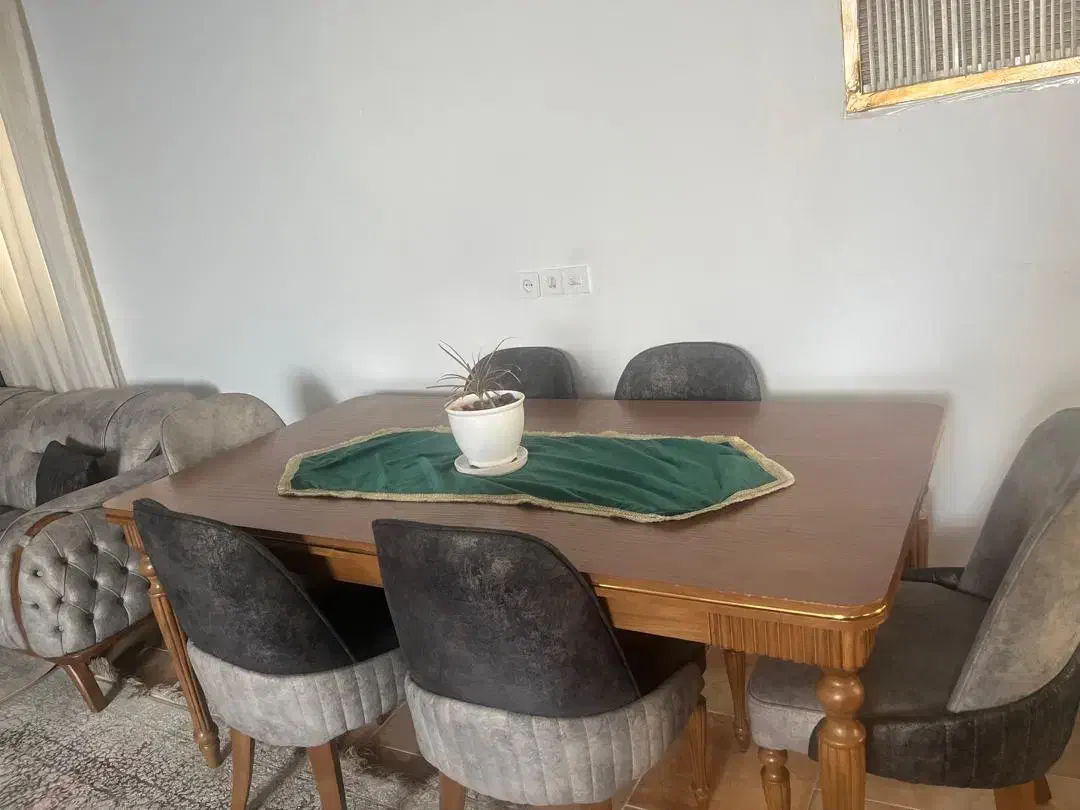 مبل تخت شو و میز نهار خوری سالم سالم|مبلمان خانگی و میز عسلی|کرج, کلاک بالا|دیوار