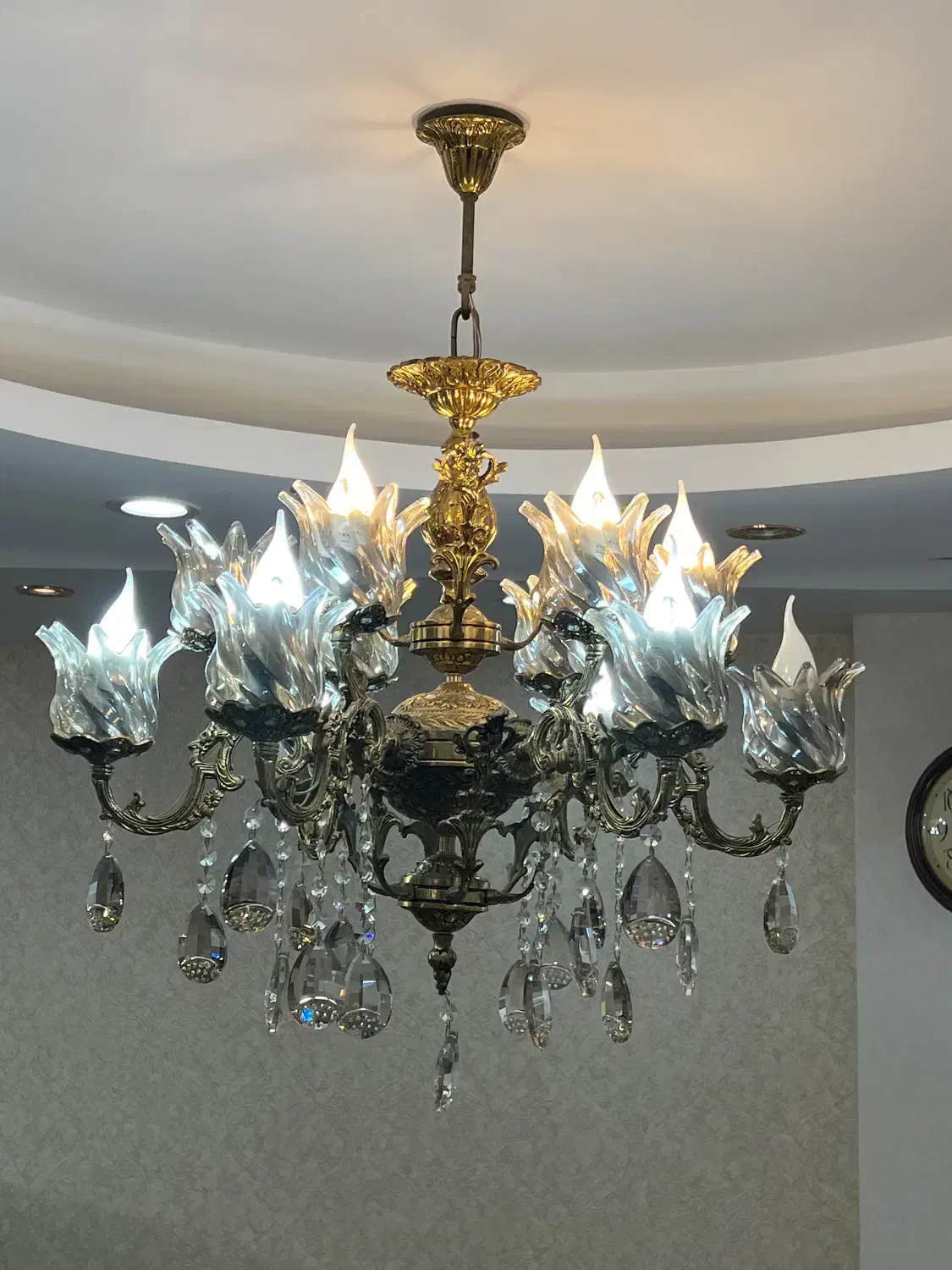 لوستر برنزی|لوستر و چراغ آویز|رشت, پل تالشان|دیوار