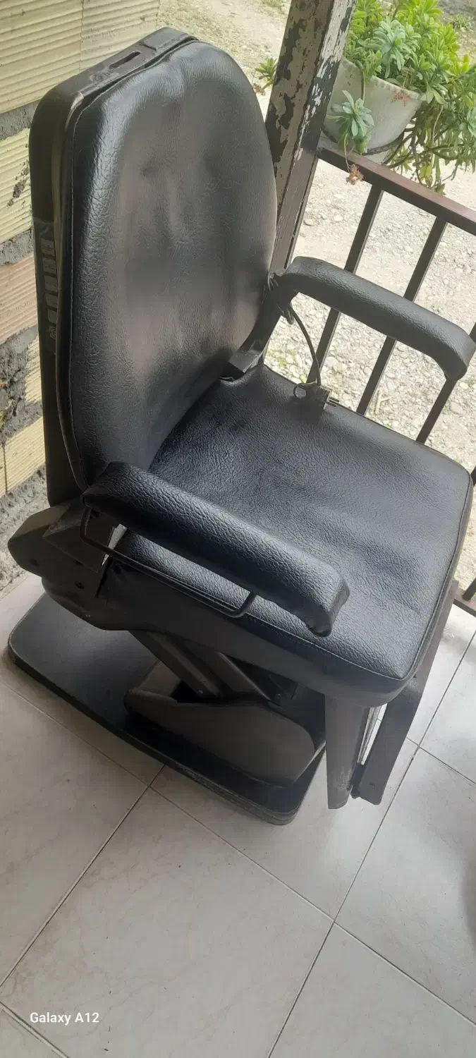 صندلی برقی|صندلی و نیمکت|سیاهکل, |دیوار