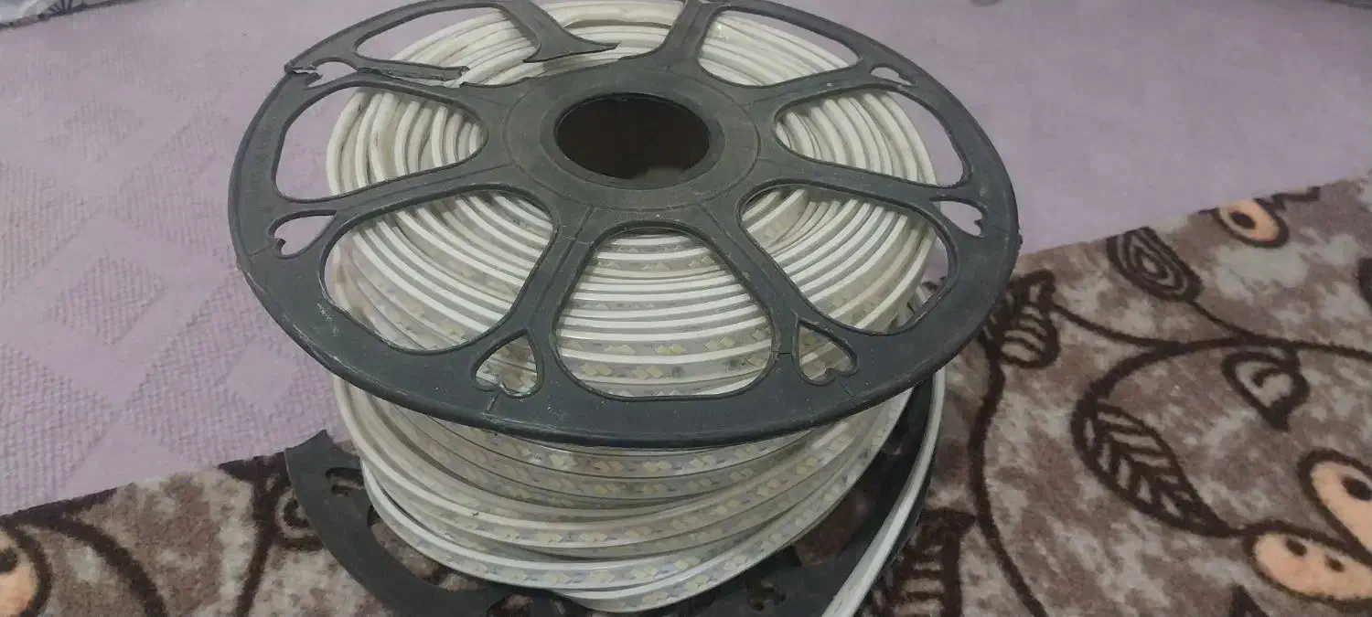 یک کلاف نور مخفی|ریسه و چراغ تزئینی|خرم‌آباد, |دیوار