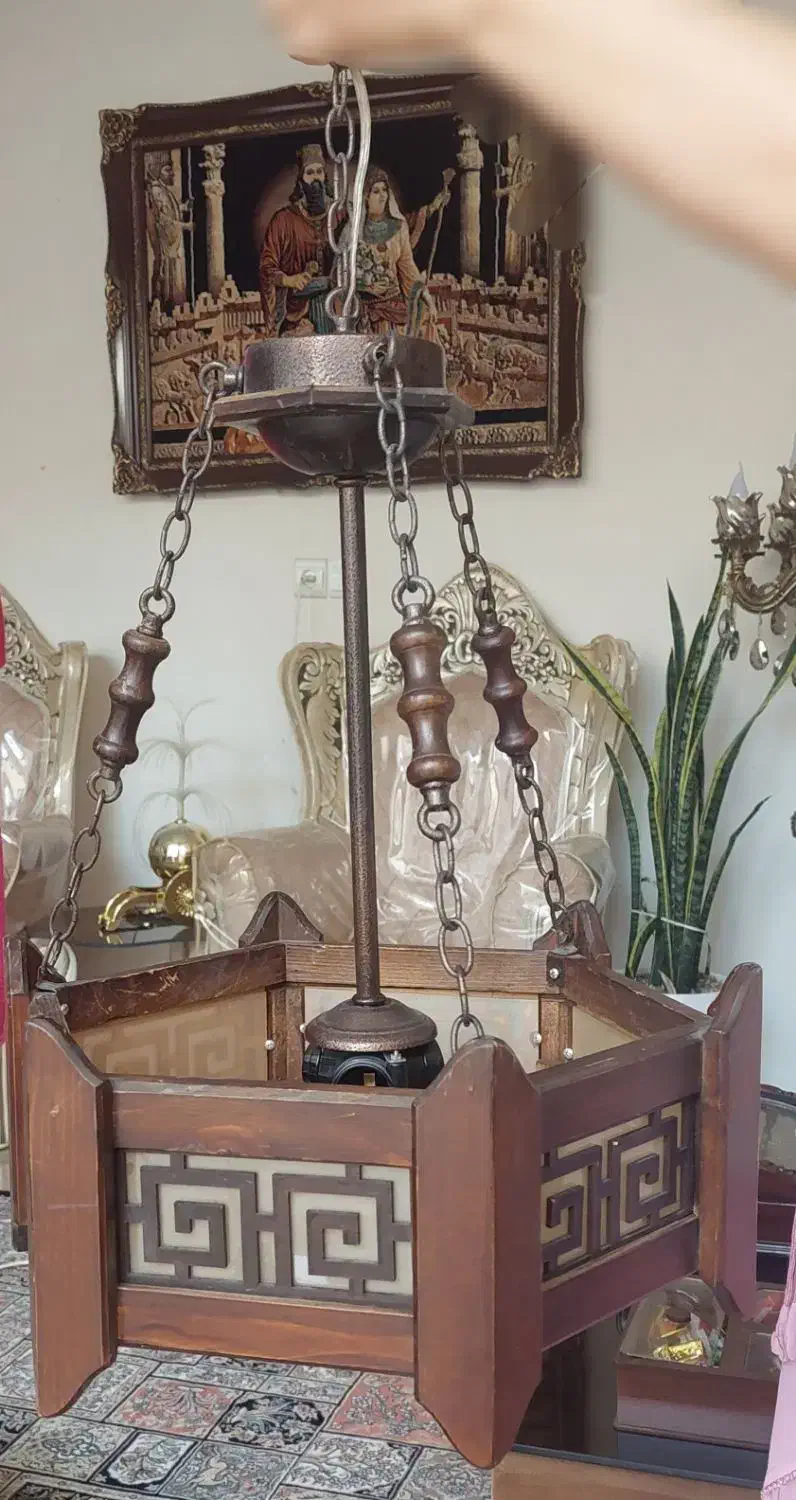 لوستر چوبی طرح ورساچ|لوستر و چراغ آویز|اصفهان, کشاورزی|دیوار
