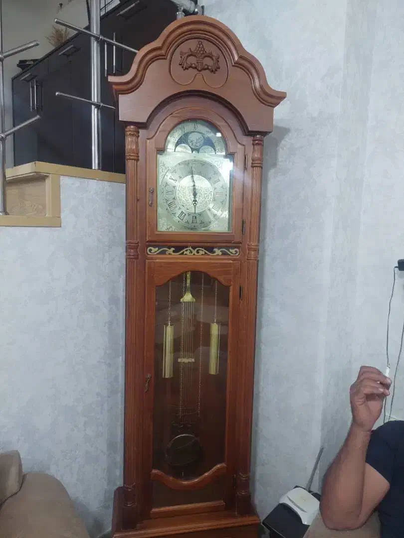 ساعت ایستاده چوب خوب با مشتری کنار میام|ساعت دیواری و تزئینی|بوشهر, |دیوار