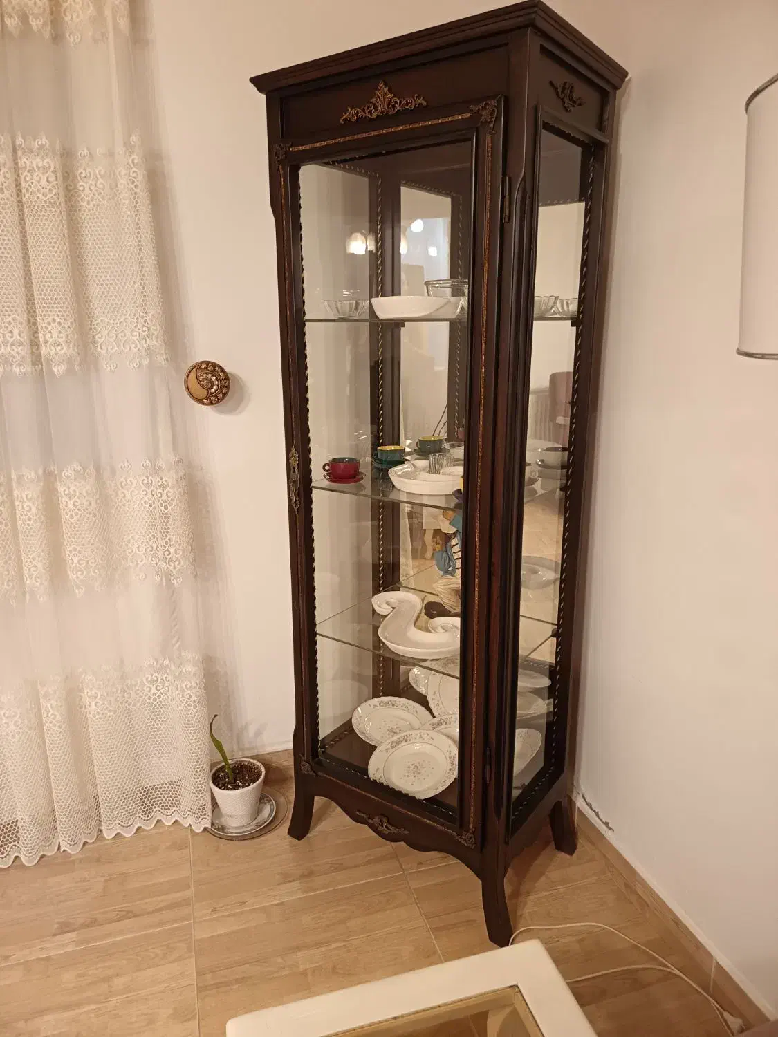 میز تی وی و بوفه خیلی تمیز|بوفه، ویترین، کنسول|بندر انزلی, جهانگانی|دیوار