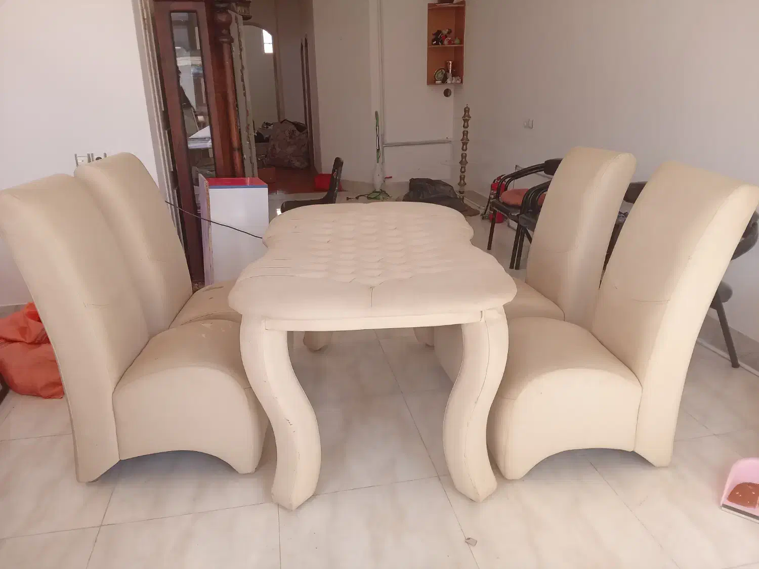 فروش میز نهارخوری ۴ نفره رنگ کرم|میز و صندلی غذاخوری|تربتحیدریه, فرمانداری|دیوار