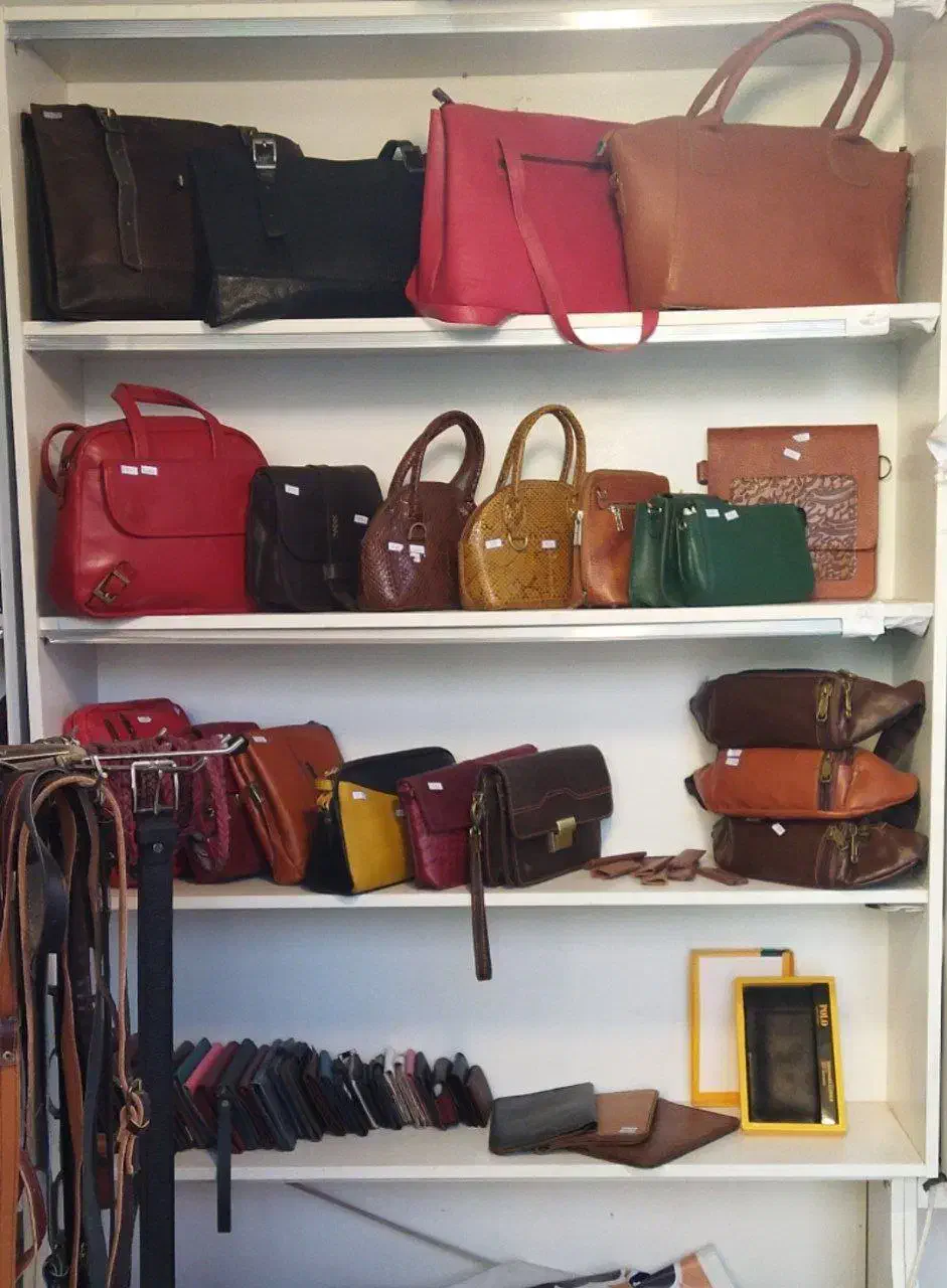 فروش یکجا بعلت ورشکستگی|کیف، کفش، کمربند|سنندج, |دیوار