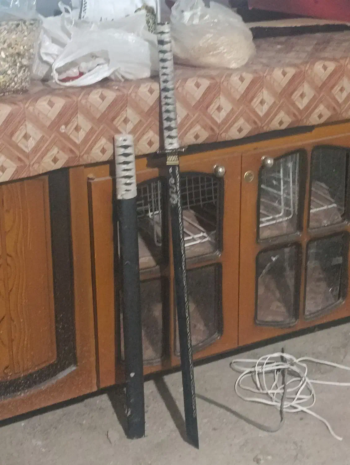 چاقو|کوهنوردی و کمپینگ|بم, |دیوار