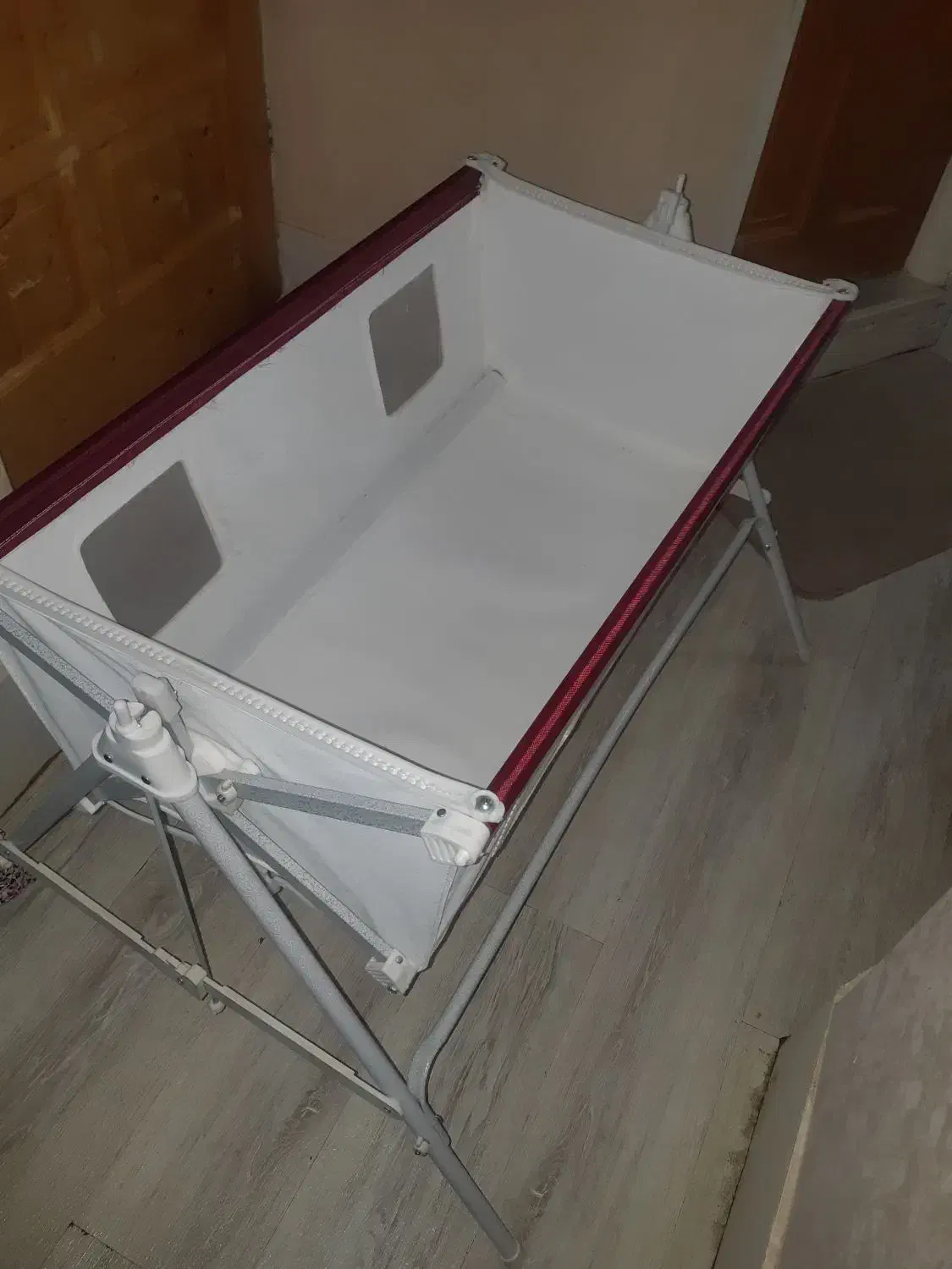 گهواره نوزاد|تخت و سرویس خواب|بروجن, |دیوار