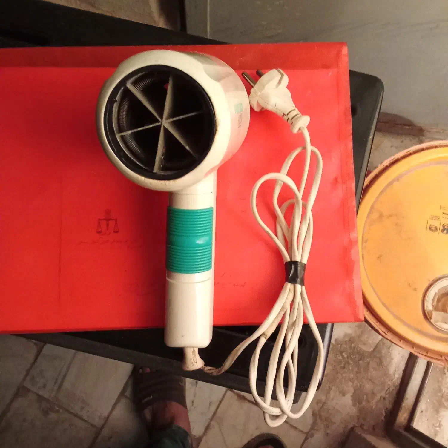 فروش یک عدد سشوار ویه دونه آسیاب کوچک|آرایشی، بهداشتی، درمانی|ایوانکی, |دیوار