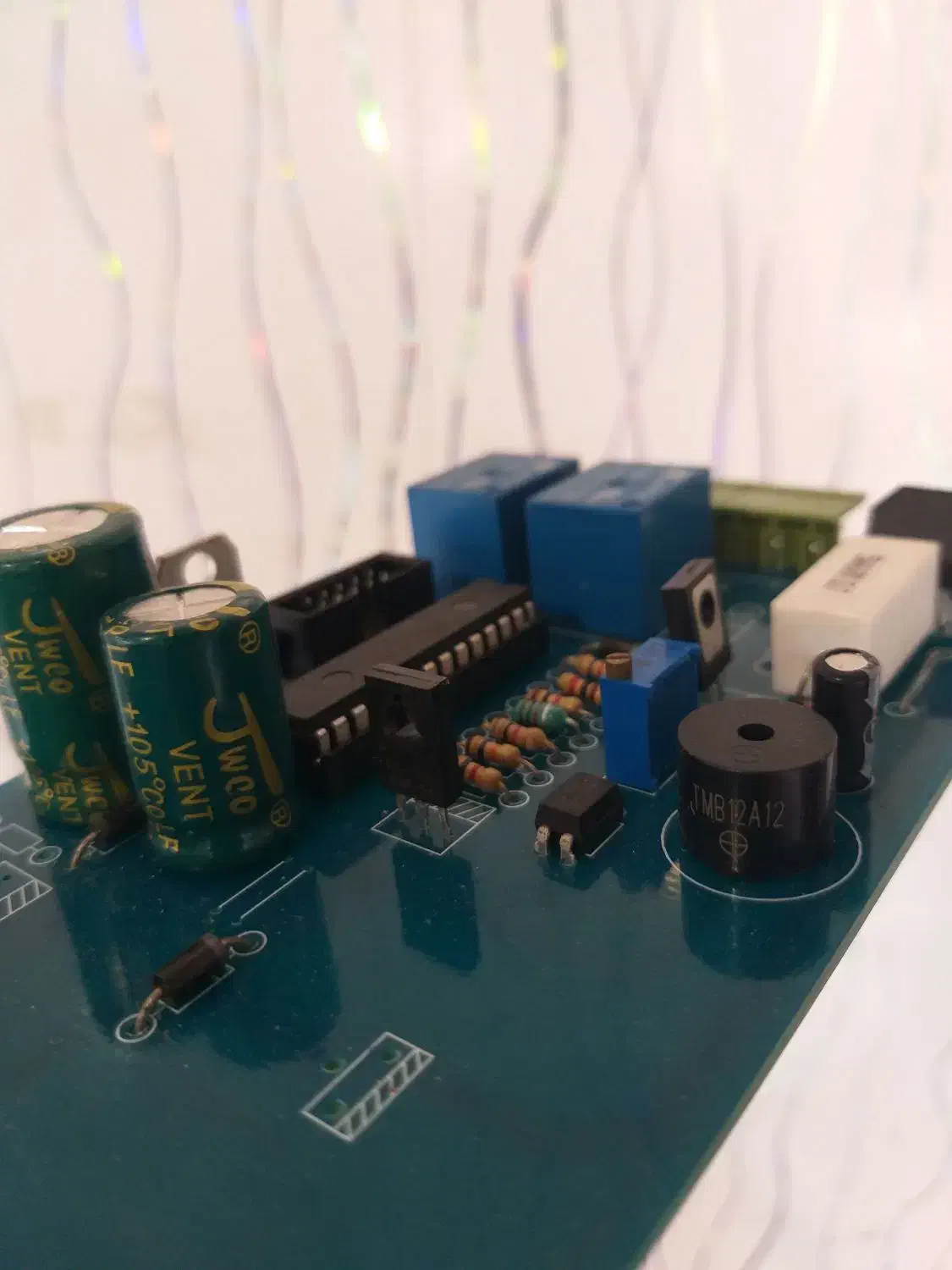 همکار جهت مونتاز|استخدام صنعتی، فنی، مهندسی|رشت, سعدی (تختی)|دیوار