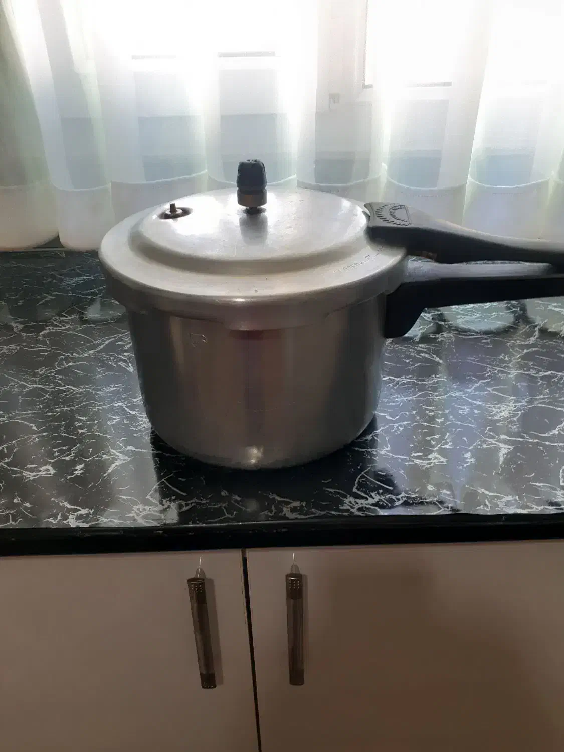 زود پز|ظروف پخت‌وپز|زنجان, |دیوار