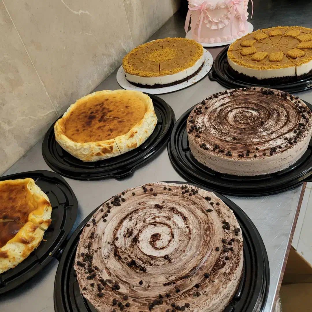 به یک اشپز خانم یک سالن کار  یک باریستا نیازمندیم|استخدام خدمات فروشگاه و رستوران|ورامین, ورامین|دیوار