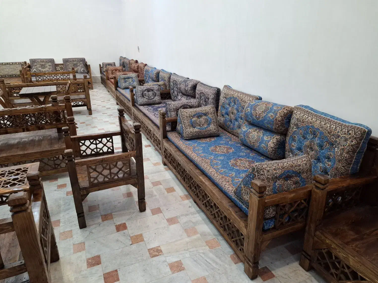 تخت سنتی|مبلمان خانگی و میز عسلی|زنجان, |دیوار