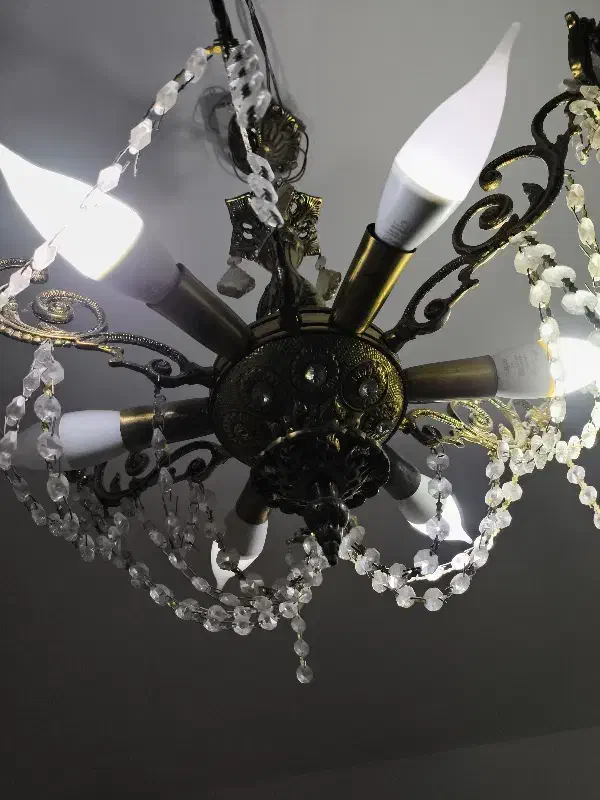 لوستر برنجی اصل وسالم و دارای ریموت کنترل|لوستر و چراغ آویز|قرچک, میرزائی جنوبی|دیوار