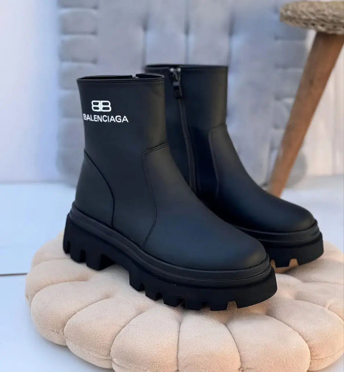 زنانه|کیف، کفش، کمربند|ایوان, |دیوار