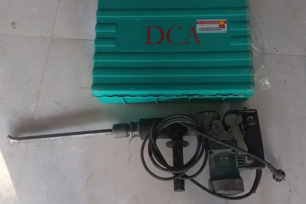 فروش دو عدد چکش برقی 7 کیلویی DCA با کارکرد کم|ماشین‌آلات صنعتی|اهواز, دغاغله|دیوار