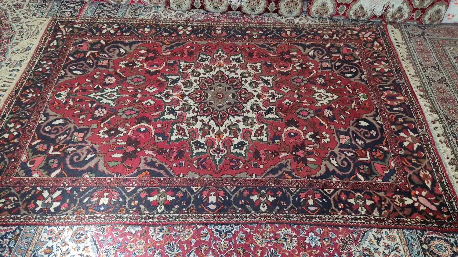 قالی دستباف تمییز طرح شیک سالم سالم بفروش میرسه|فرش|شاهین‌شهر, خانه کارگر|دیوار