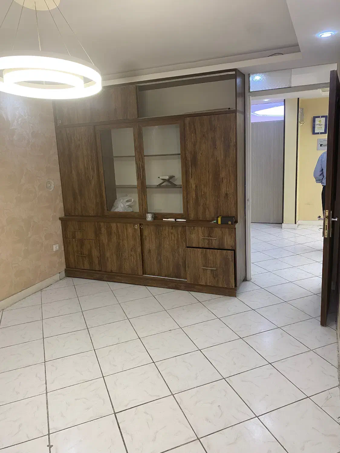 یک اتاق ۲۰ متری از دفتر کار|اجارهٔ دفتر کار، اتاق اداری، مطب|شیراز, لاله|دیوار