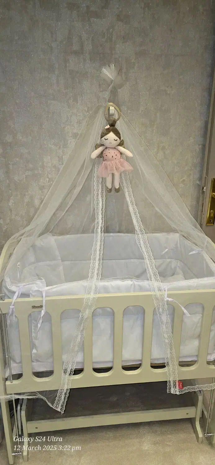 تخت و گهواره کنار مادر. نو و استفاده نشده|اسباب و اثاث بچه|شیراز, معالیآباد|دیوار