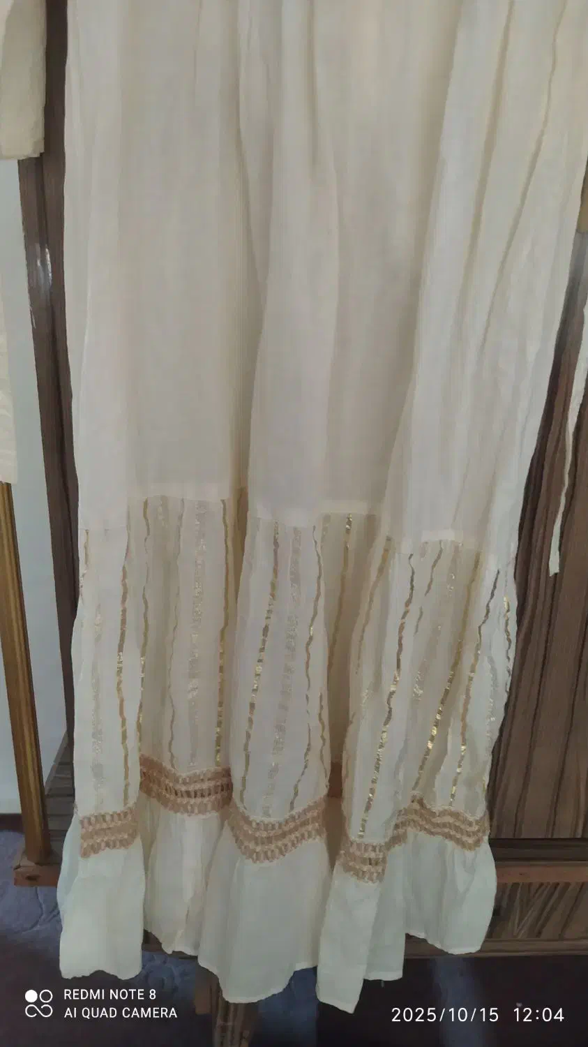 پیراهن ساحلی|لباس|کاشان, ملا حبیب‌الله شریف|دیوار