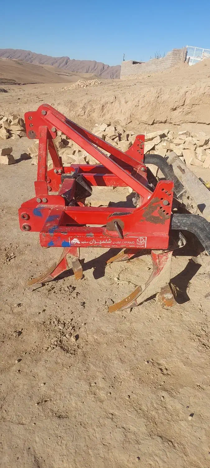 باسلام یک عددچیزر۵نخ ویک عددخرمن کوب درگرجاوتراکتو|ماشینآلات صنعتی|کلات (خراسان), |دیوار