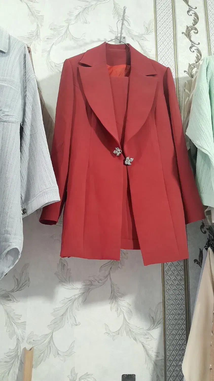 لباس مجلسی|لباس|بومهن, |دیوار