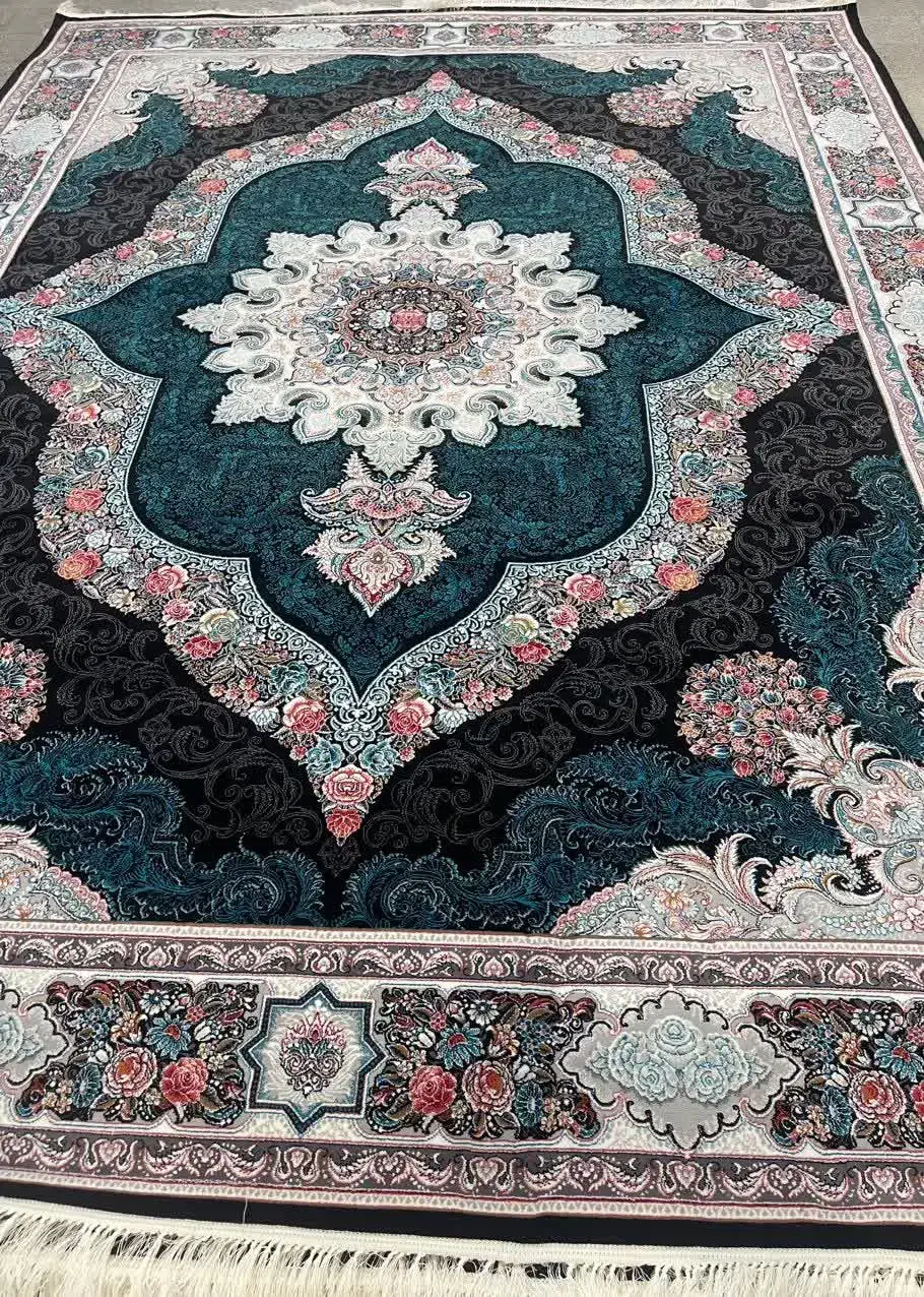 ۹متری ۷۰۰شانه قیمت مناسب|فرش|بروجرد, |دیوار