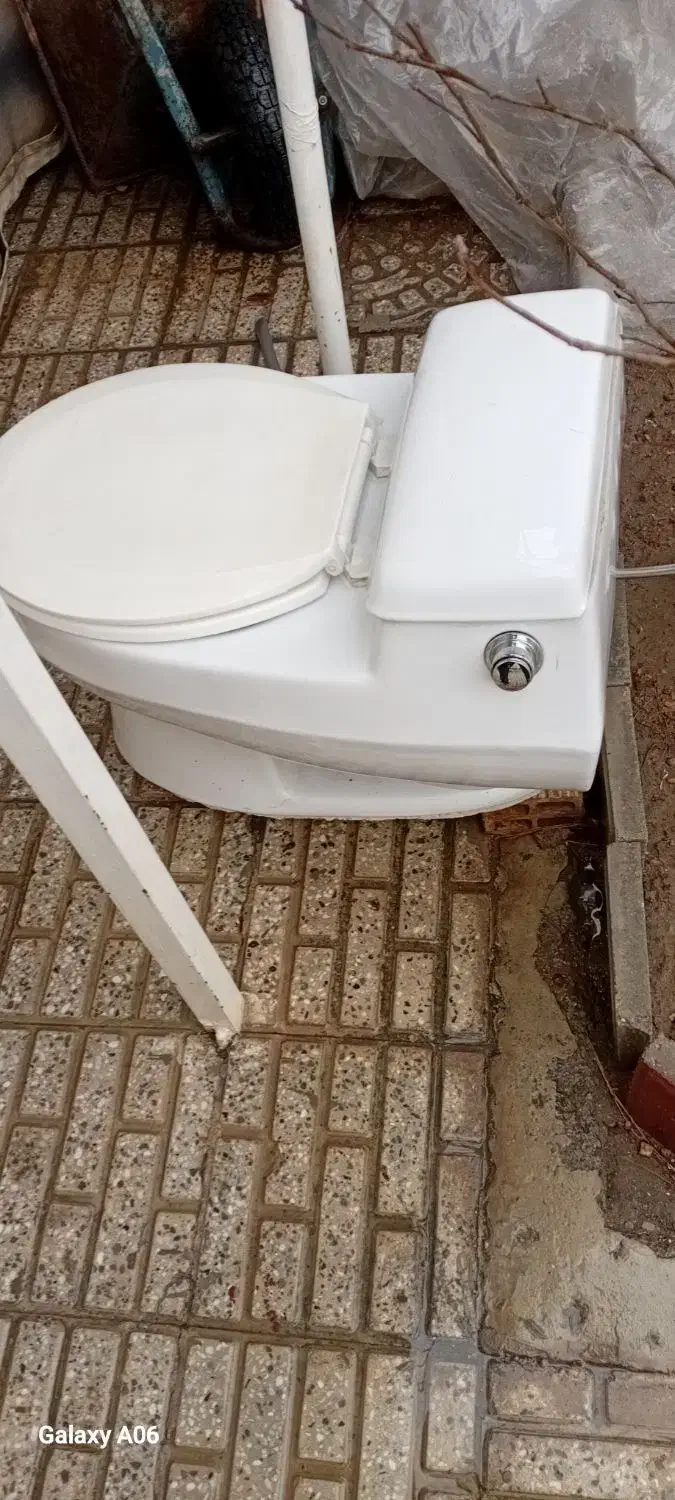 توالت فرنگی سرامیکی|لوازم سرویس بهداشتی|شاهین‌شهر, فردوسی|دیوار