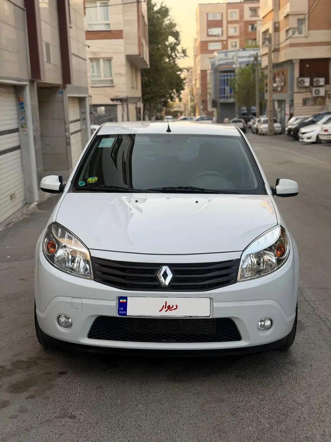 رنو ساندرو اتومات مدل ۱۳۹۶|خودرو سواری و وانت|همدان, |دیوار