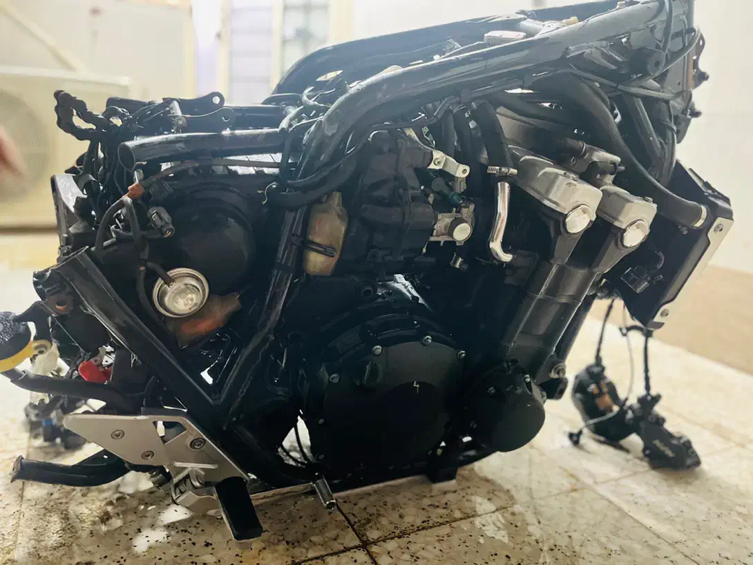 موتور cb1300 انجین شاسی سیم کشی کامل شارژکن وزنجیر|موتورسیکلت|تهران, آرژانتین|دیوار