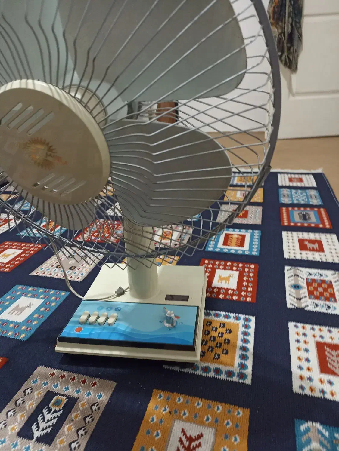 پنکه قدیمی سالم پارس خزر|پنکه و تصفیه‌کنندهٔ هوا|مشهد, کارده|دیوار