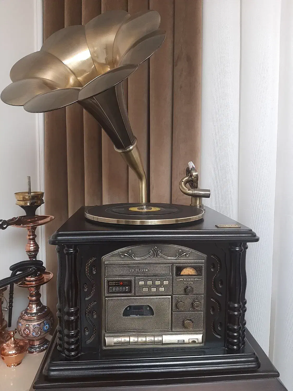 گرامافون رومیزی والتر|کلکسیون اشیاء عتیقه|محمدشهر, عباس آباد|دیوار