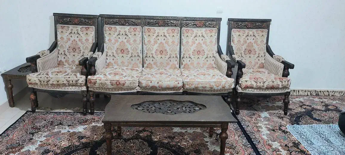 مبلمان نه نفره و دوعسلی و جلو مبلی|مبلمان خانگی و میز عسلی|ری, ولی آباد|دیوار