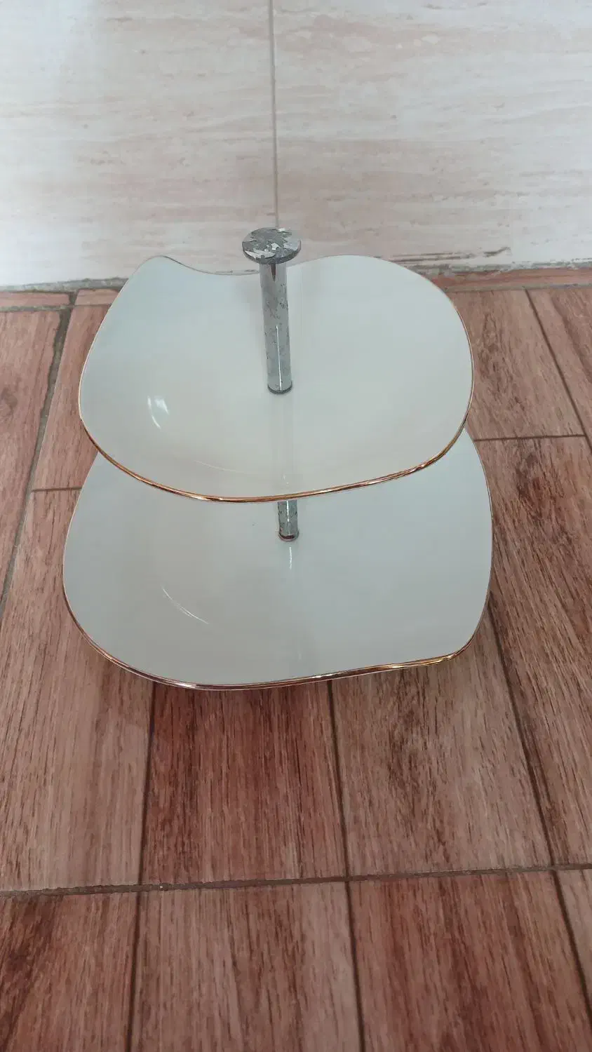 شیرینی خوری دو طبقه|ظروف سرو و پذیرایی|رشت, پیرکلاچای|دیوار