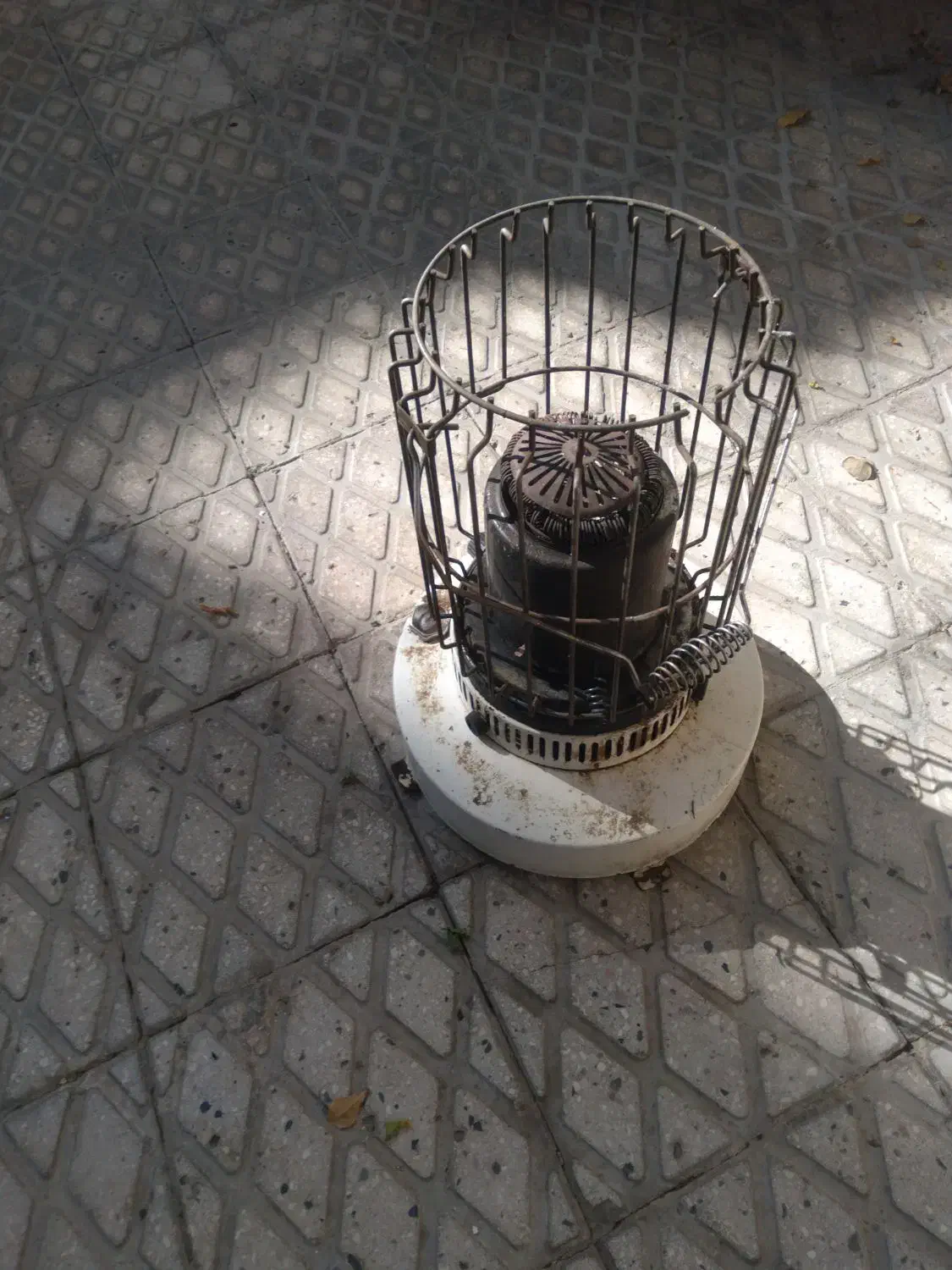 چراغ نفتی قدیمی|کلکسیون اشیاء عتیقه|قزوین, |دیوار