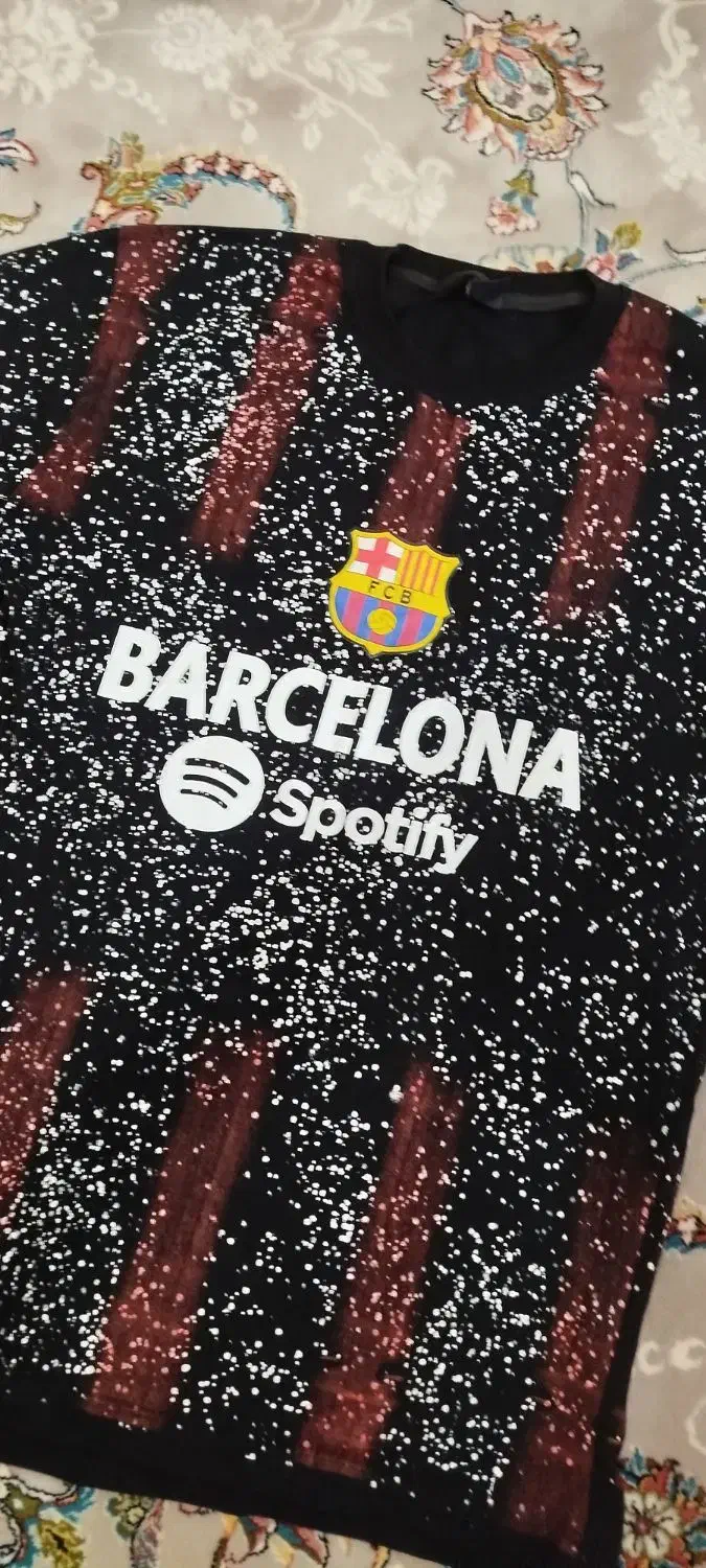 کیت بارسا شلوغ|لباس|فردیس, نگارستان|دیوار