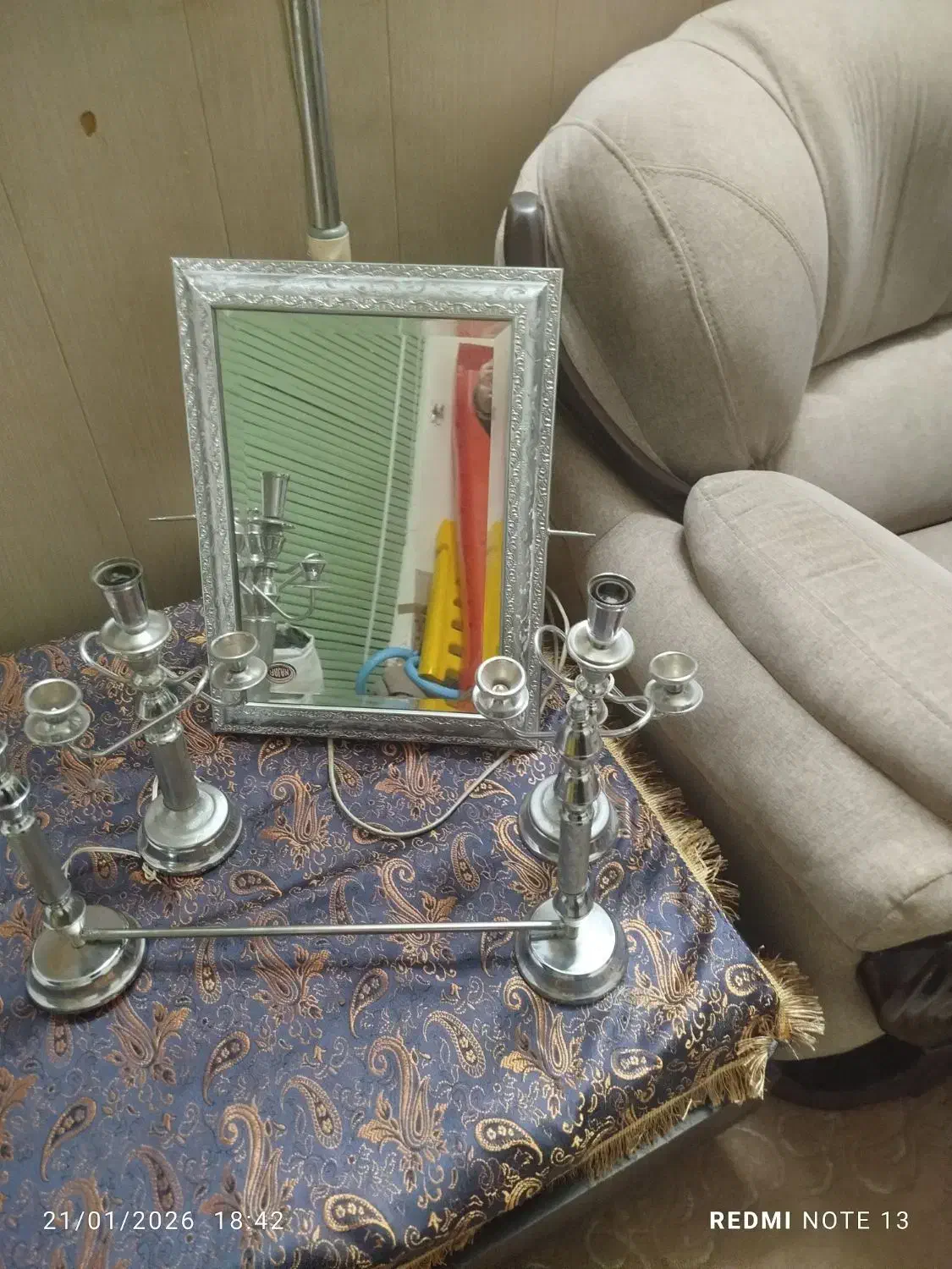 آینه وشمعدان|آینه|شیراز, هفت تنان|دیوار