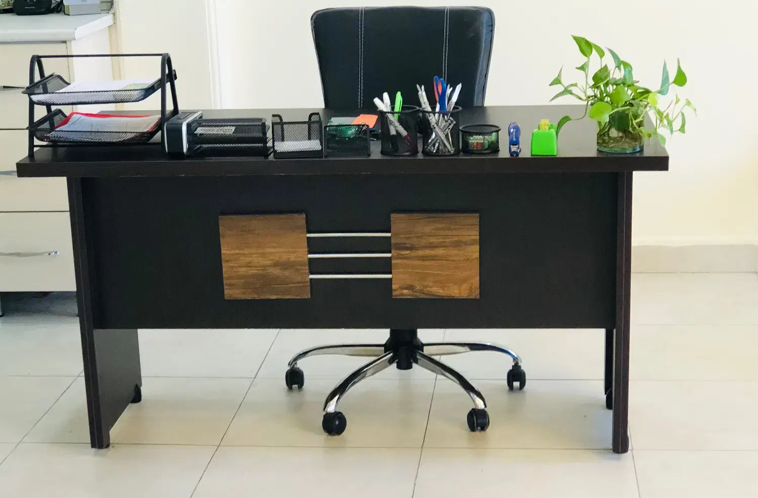 میز چوبی|میز تحریر و کامپیوتر|رشت, گلسار|دیوار