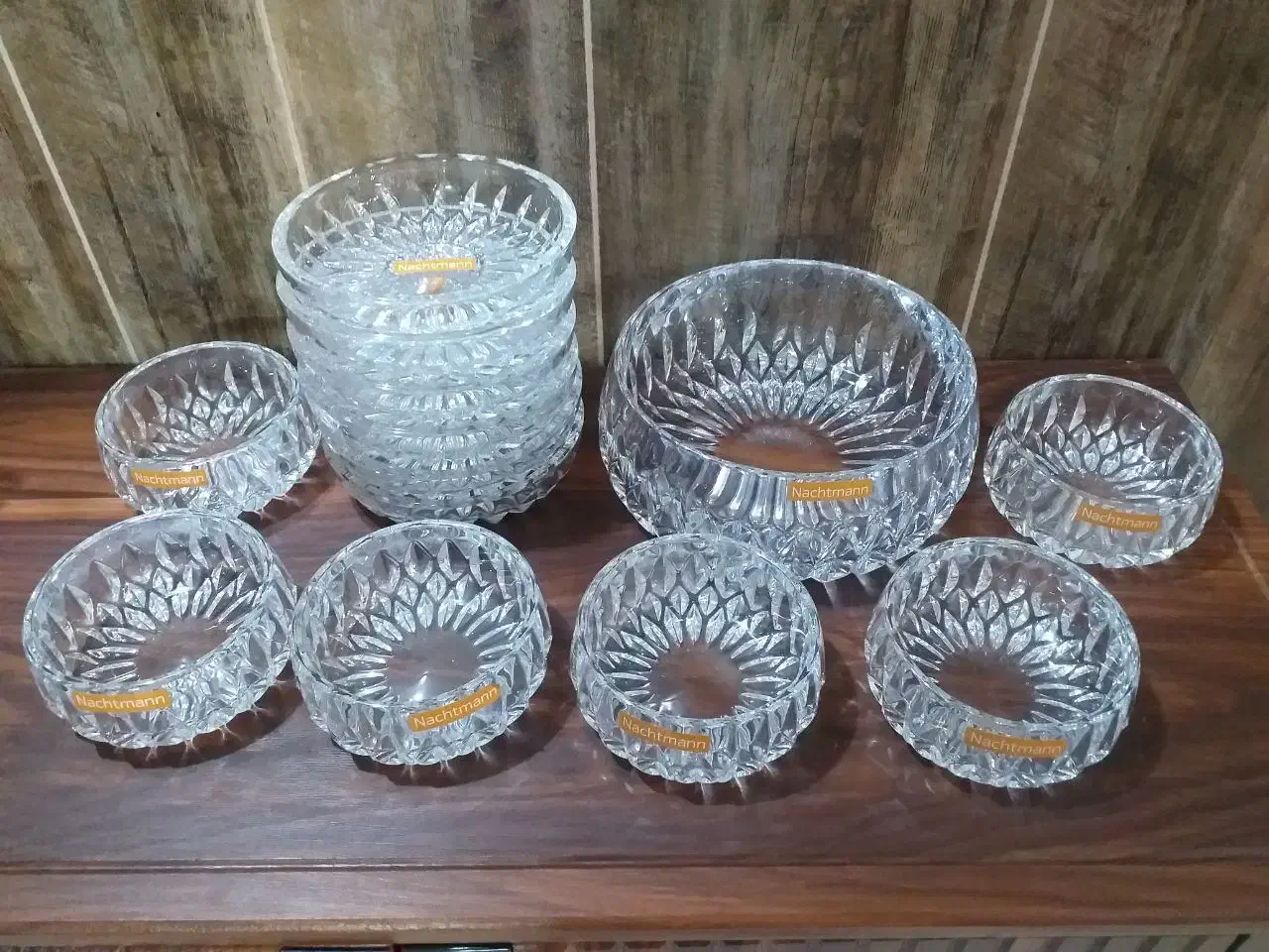 تعدادی کریستال اصل شیک و آنتیک|ظروف سرو و پذیرایی|شیراز, تندگویان|دیوار