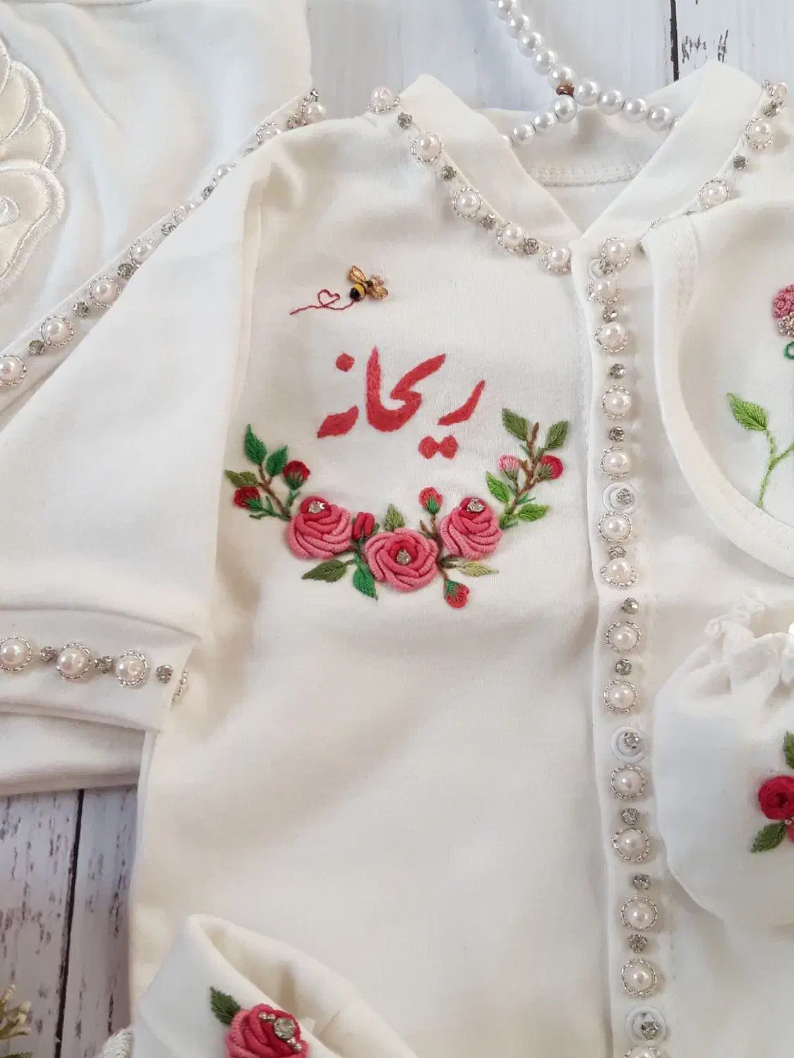 گلدوزی ست سیسمونی|کفش و لباس بچه|شیراز, جانبازان|دیوار