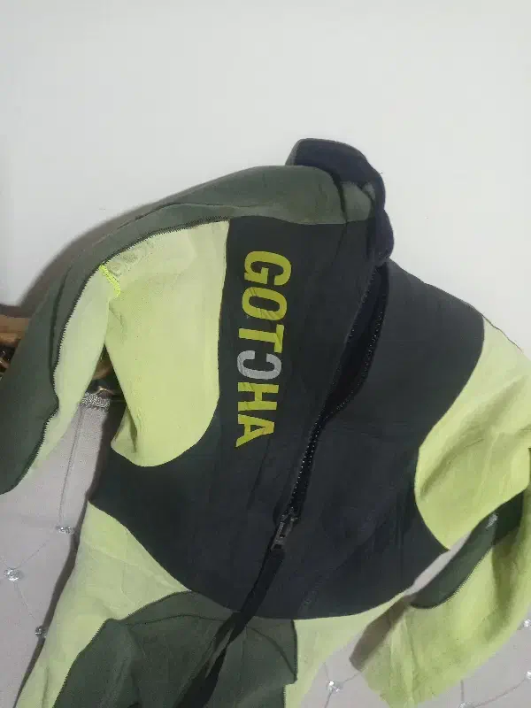 لباس غواصی|غواصی و ورزشهای آبی|پرند, فاز ۶|دیوار