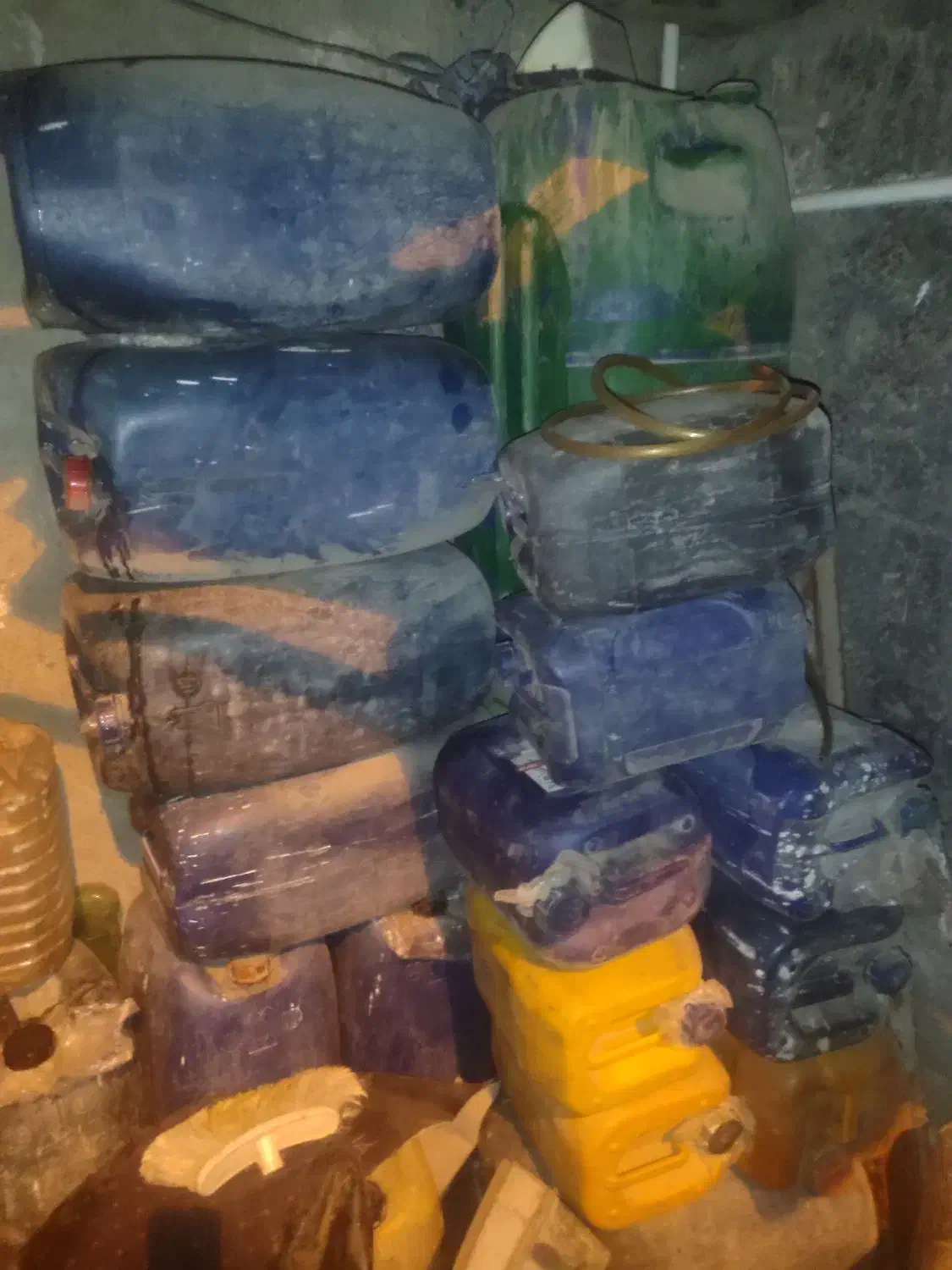 گالن|ظروف نگهدارنده، پلاستیکی، یک‌بارمصرف|زاهدان, |دیوار