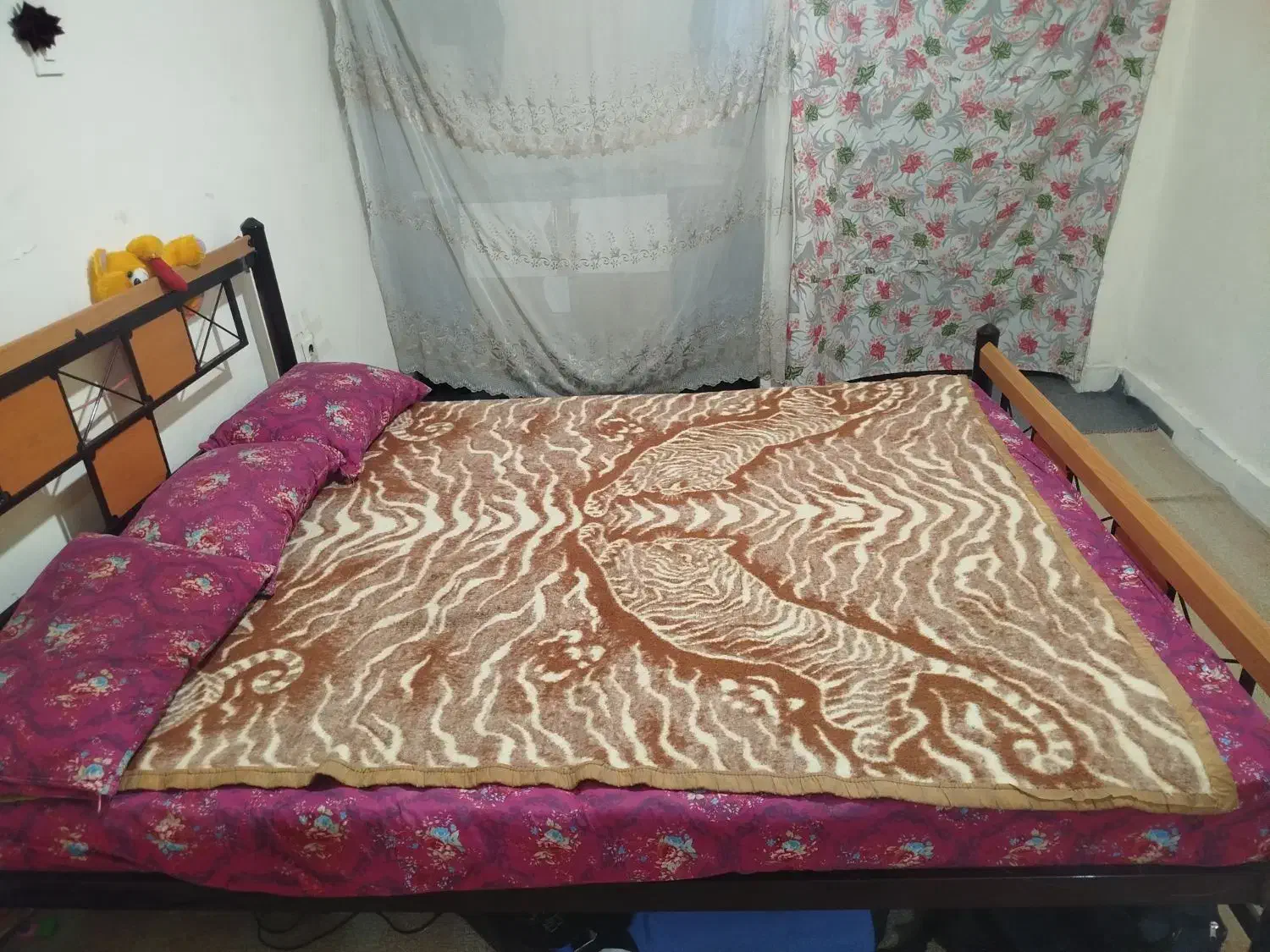 تخت خواب فلزی|تخت و سرویس خواب|ایرانشهر, |دیوار