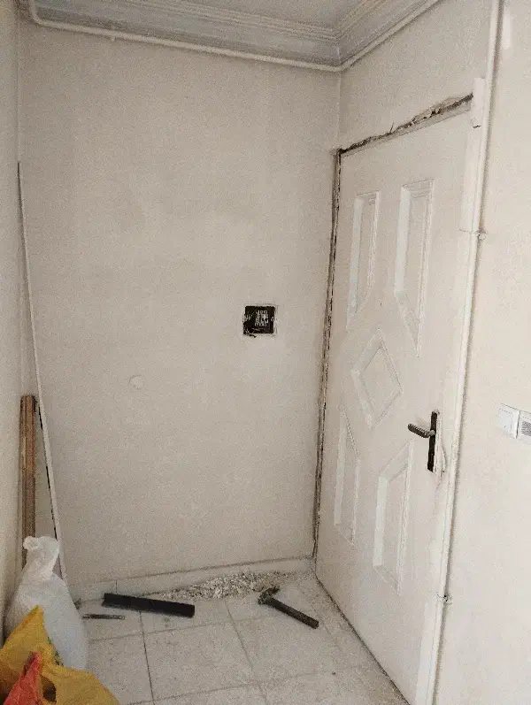 درب ورودی،در واحد|مصالح و تجهیزات ساختمان|قرچک, میرزائی جنوبی|دیوار