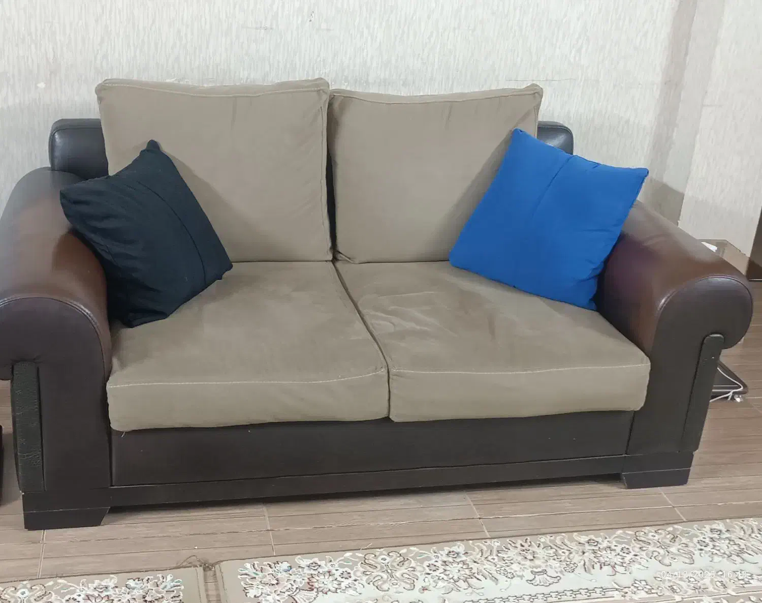 مبل راحتی هفت نفره|مبلمان خانگی و میز عسلی|هشتگرد, فاز ۳ مهستان|دیوار