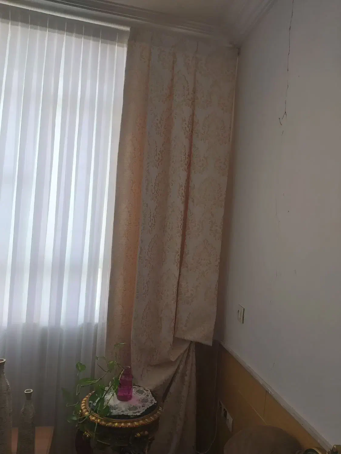 دستک پرده|پرده، رانر، رومیزی|نیشابور, سرآب کوشک|دیوار