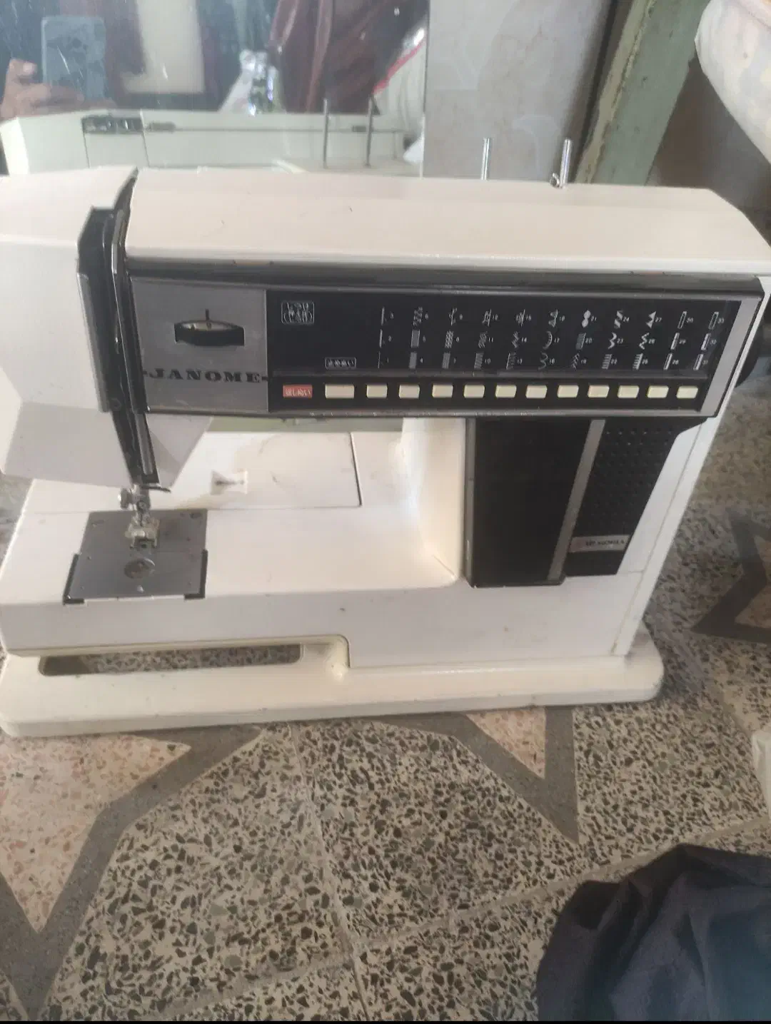 چرخ خیاطی|چرخ خیاطی و ریسندگی|الشتر, |دیوار