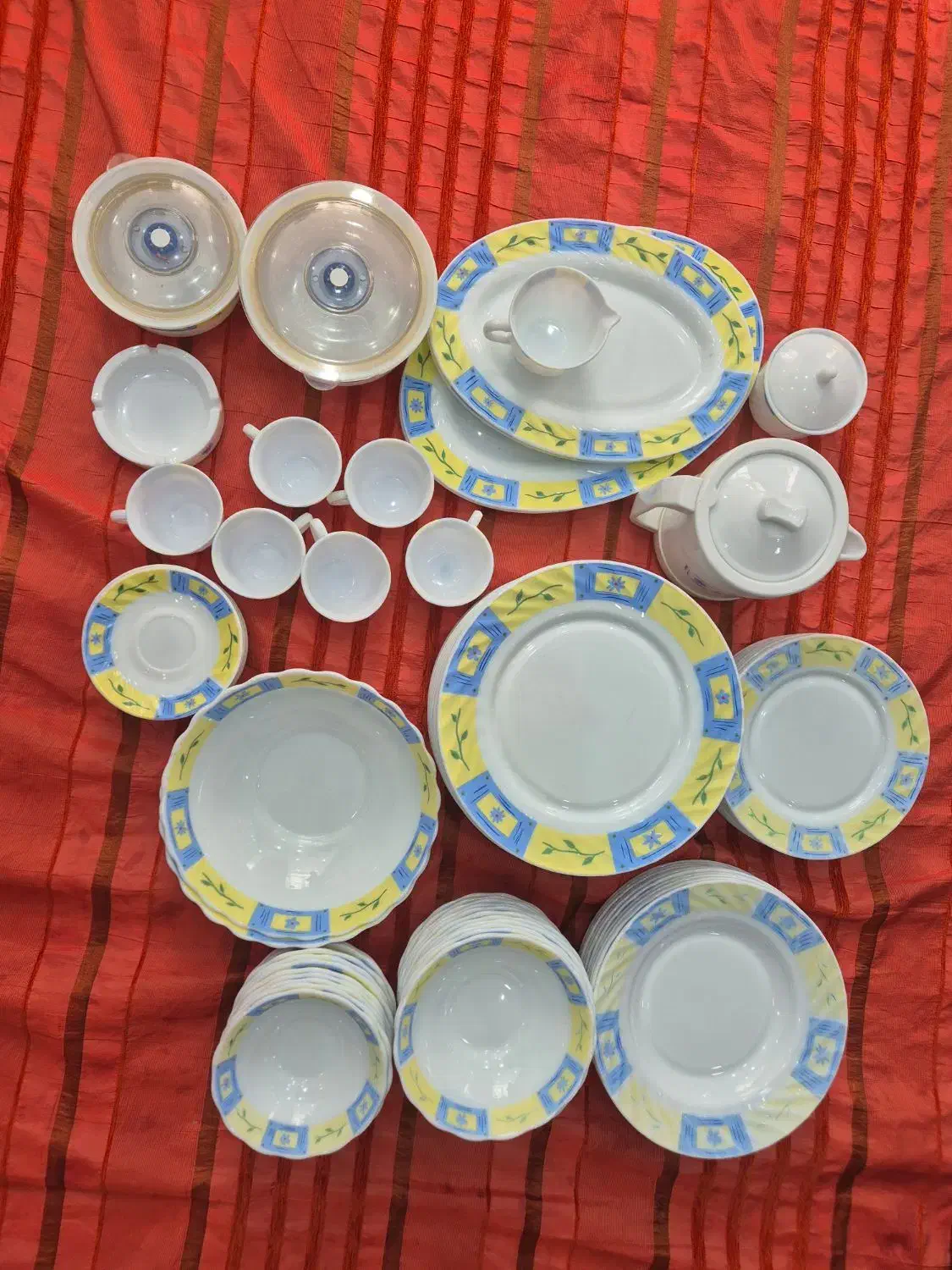 ظرف و سرویس ارکوپال ۸۵ تیکه|ظروف سرو و پذیرایی|تهران, قاسمآباد|دیوار