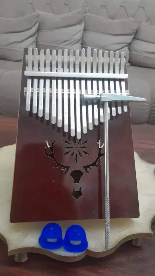 کالیمبا|پیانو، کیبورد، آکاردئون|تهران, نیروی هوایی (پیروزی)|دیوار