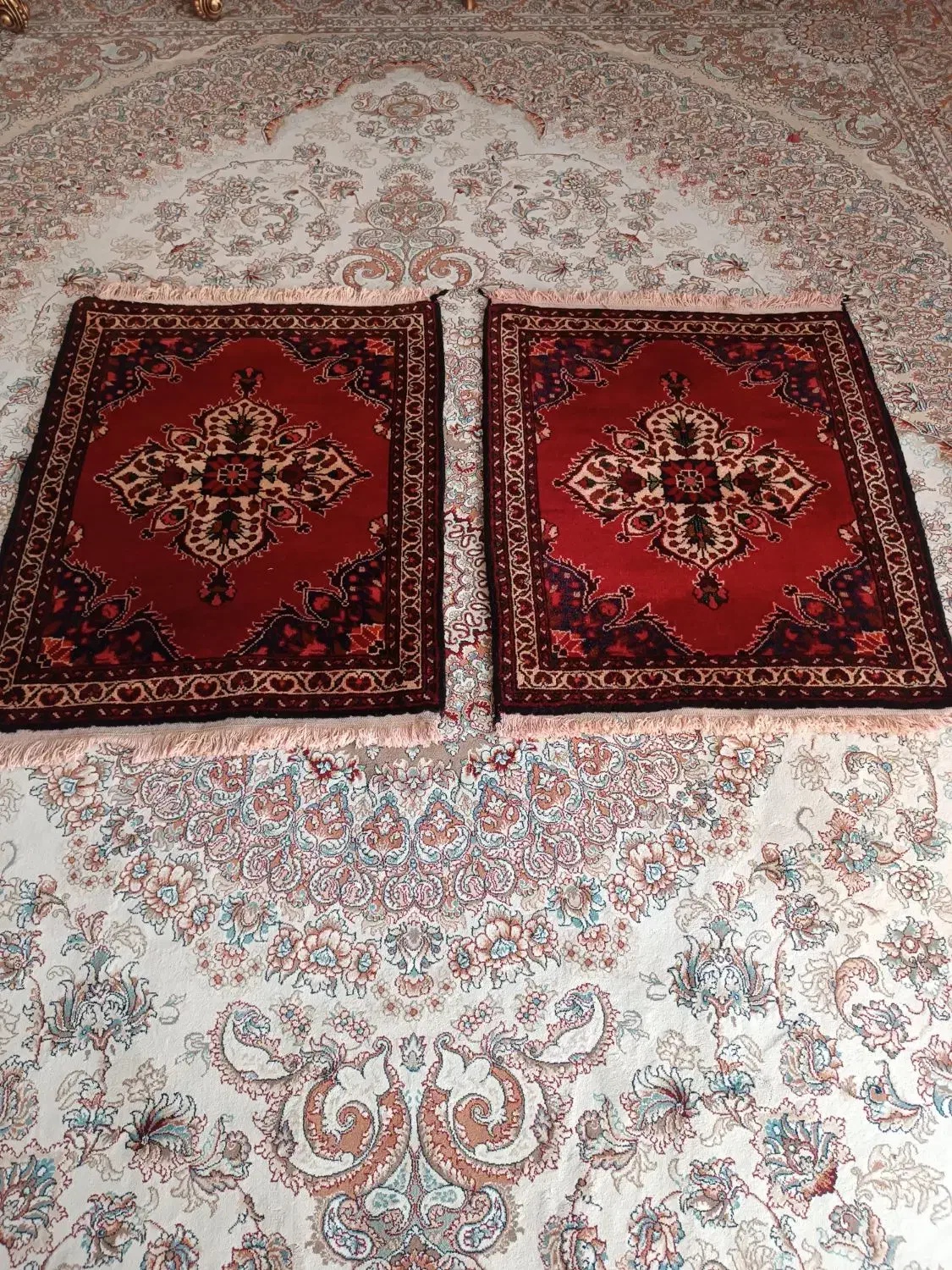 قالیچه‌های دست بافت|فرش|قرچک, قشلاق جیتو|دیوار