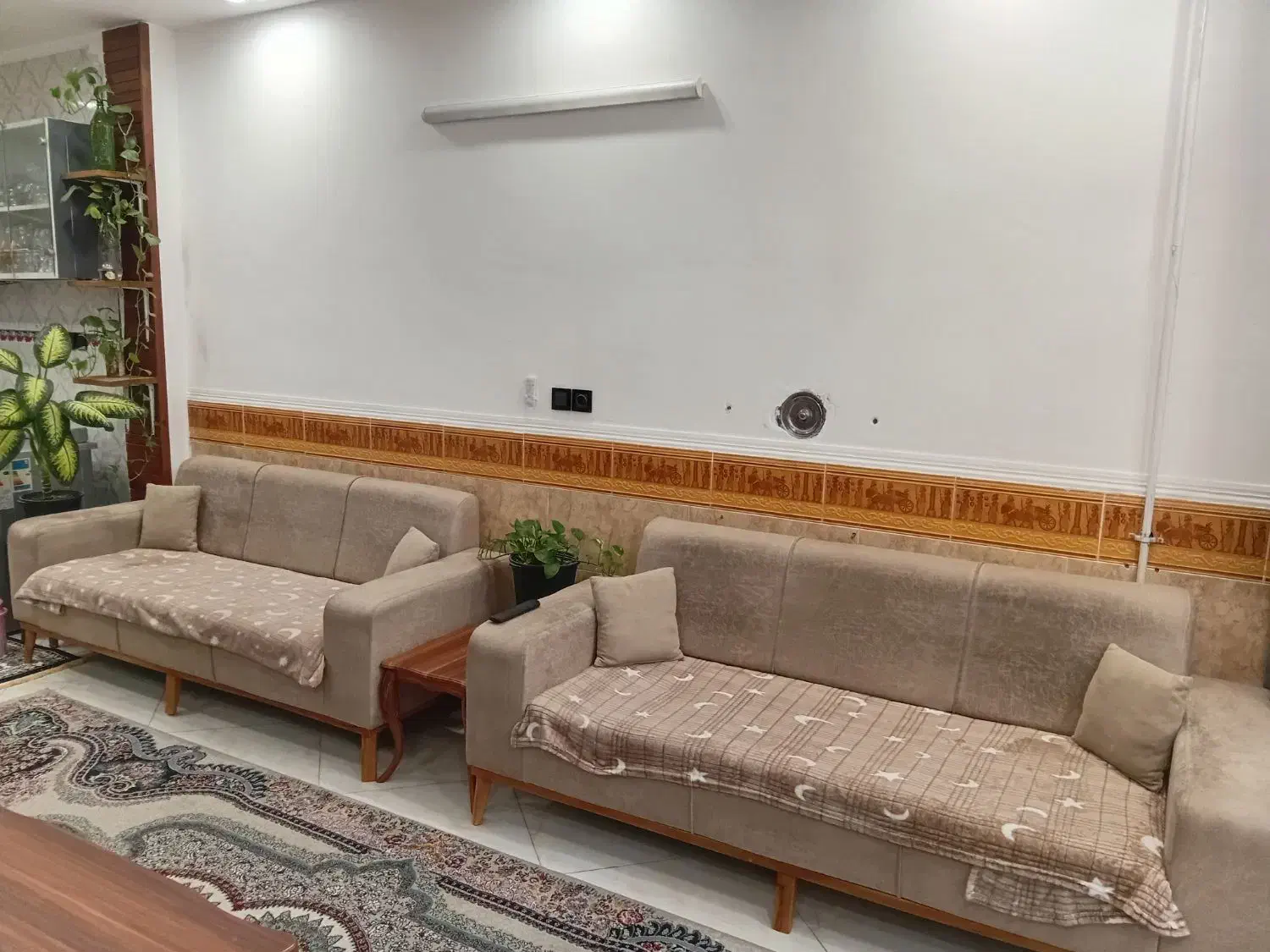 مبل ۸ نفره نو بدون سوختگی پارگی و شکستگی|مبلمان خانگی و میز عسلی|شیراز, برمشور علیا|دیوار